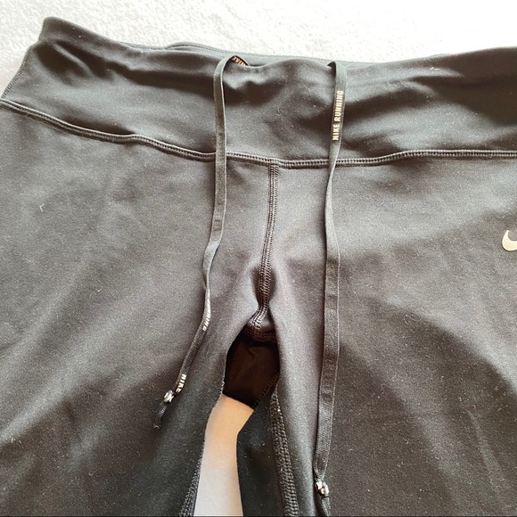 Nike Cropped Leggings - Picture 3 of 9